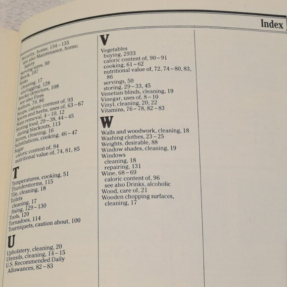 The Household Handbook Reference Housekeeping Diet Cook Book Housewarming 1981 - Picture 12 of 14